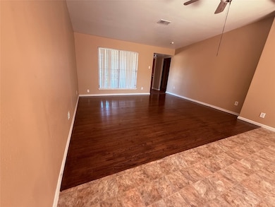 4427 Trafalgar Dr, Houston, TX 77045 - photo 3