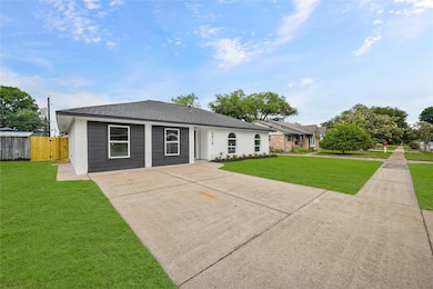 5818 Chrystell Ln, Houston, TX 77092 - photo 3