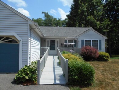 24 Glasgow Cir, Hudson, NH 03051 - photo 3