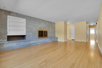 914 Jeannette St, Des Plaines, IL 60016 - photo 2