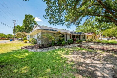 1201 Red Oak St, Ennis, TX 75119 - photo 2