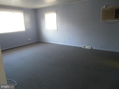 9 Runway Ct, Middle River, MD 21220 - photo 5