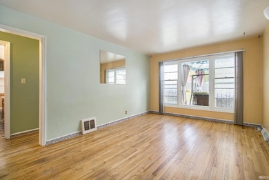 716 Fairway St, South Bend, IN 46619 - photo 2