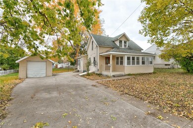 826 E 25th Ct, Des Moines, IA 50317 - photo 2