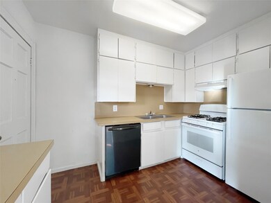 2528 Driscoll St unit D, Houston, TX 77019 - photo 3