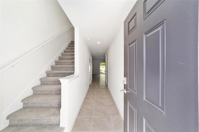 FRONT ENTRYWAY