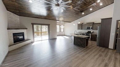 630 S Mountain Pines Ave, Show Low, AZ 85901 - photo 2