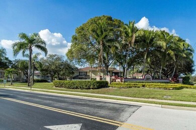 8 Amherst Ct unit B, Royal Palm Beach, FL 33411 - photo 3