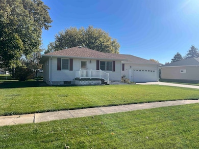 403 N 3rd St, Plainview, NE 68769 - photo 2