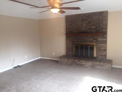 2112 Aberdeen Dr, Tyler, TX 75703 - photo 6