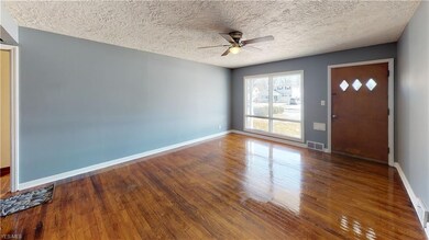 2142 Green Ridge Dr, Wickliffe, OH 44092 - photo 2