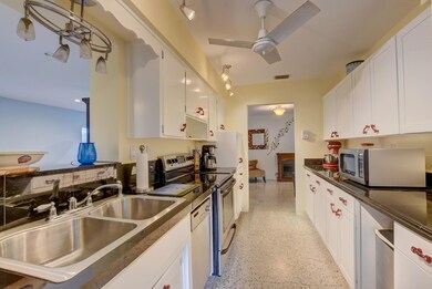 lh 987 sw 8th st-18