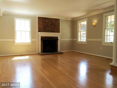 8705 Litwalton Ct, Vienna, VA 22182 - photo 4