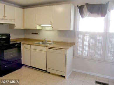 9500 Dunbrook Ct, Montgomery Village, MD 20886 - photo 3