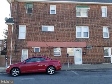 771 Shelbourne Rd, Upper Darby, PA 19082 - photo 4