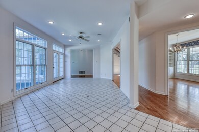 9512 Majestic Oak Cir, San Antonio, TX 78255 - photo 7