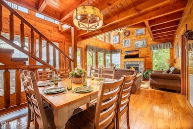 907 Black Bear Cub Way, Sevierville, TN 37862 - photo 4