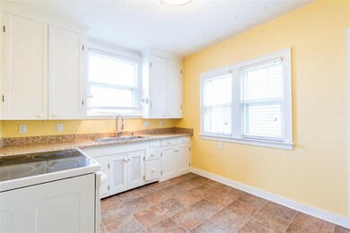 1714 Birch St, Cedar Falls, IA 50613 - photo 5