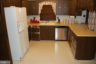 2209 Parallel Ln, Silver Spring, MD 20904 - photo 5