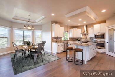 31 Dining_Kitchen_staged
