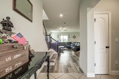 10491 Hawks Landing Dr, Land O' Lakes, FL 34638 - photo 2