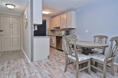 Gulf Point unit C19, Venice, FL 34285 - photo 7