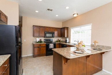 Eat-in Kitchen