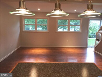 1008 E Willow Run Dr, Wilmington, DE 19805 - photo 3