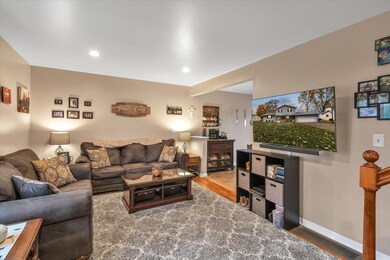 07-1042-Lowe-St-WindowStill-Real-Estate-