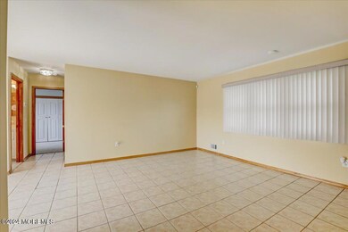 09-Family Room