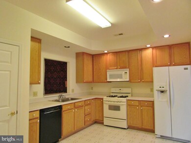 11208 Silversmith Ln, Fredericksburg, VA 22407 - photo 3