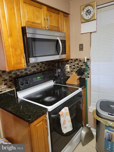 338 Shady Glen Dr, Capitol Heights, MD 20743 - photo 6