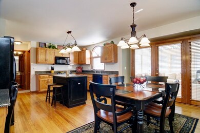 3711 Caine Dr, Naperville, IL 60564 - photo 4