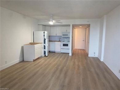 3 Bluebill Ave unit 511, Naples, FL 34108 - photo 4