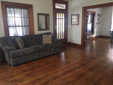 111 S 4th Ave E, Newton, IA 50208 - photo 3