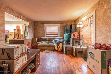 lahomaliving(1of1)
