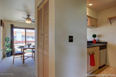 Entry Hall W/Closet
