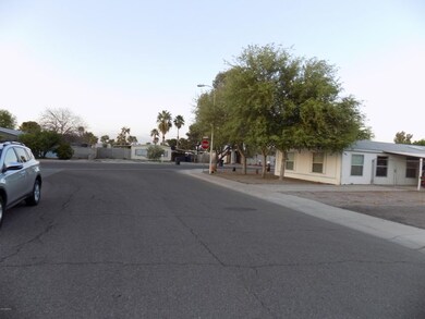 1424 N Cheri Lynn Dr, Chandler, AZ 85225 - photo 4