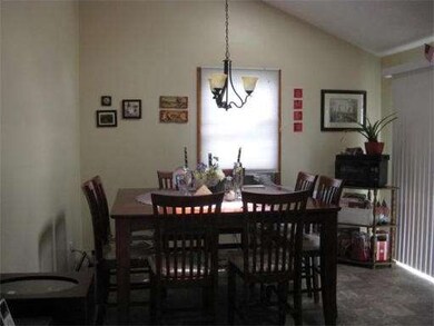 17 Dundee St, Lowell, MA 01850 - photo 3