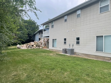 4045 Hillcrest Cir, Ogden, UT 84405 - photo 4