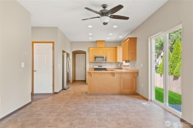 Kitchen w/ eating space