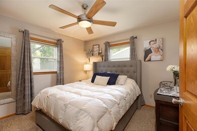 742 Stephan Ave, Waterloo, IA 50701 - photo 5