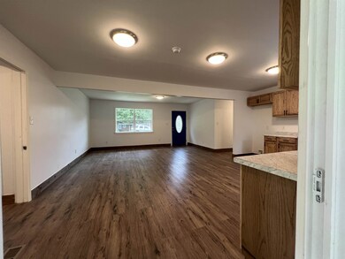 505 W 6th St, Siler City, NC 27344 - photo 4