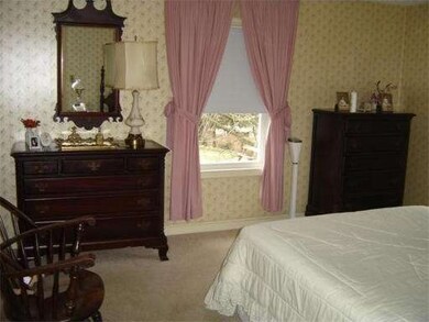 13 Mary Ann Dr, Worcester, MA 01606 - photo 4