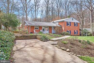 8945 Falling Creek Ct, Annandale, VA 22003 - photo 2