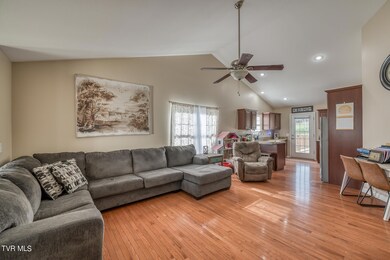 148 W Wilkshire Pl 6