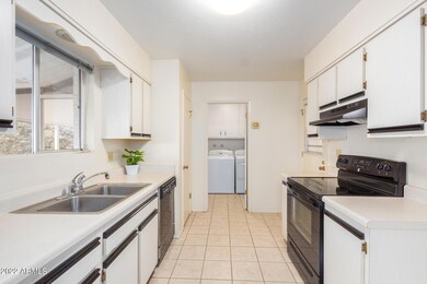 10211 W Caron Dr, Sun City, AZ 85351 - photo 3