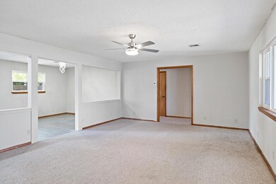 410 N Roney St, Carl Junction, MO 64834 - photo 3