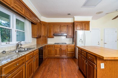 777 LOKCHAPEE DRIVE (12)