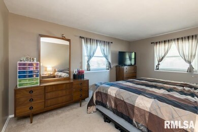 3216 W 16th St, Davenport, IA 52804 - photo 6